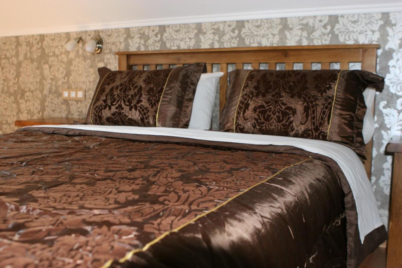 Millenium House 1 Bed & Breakfast Jezerce Luaran gambar