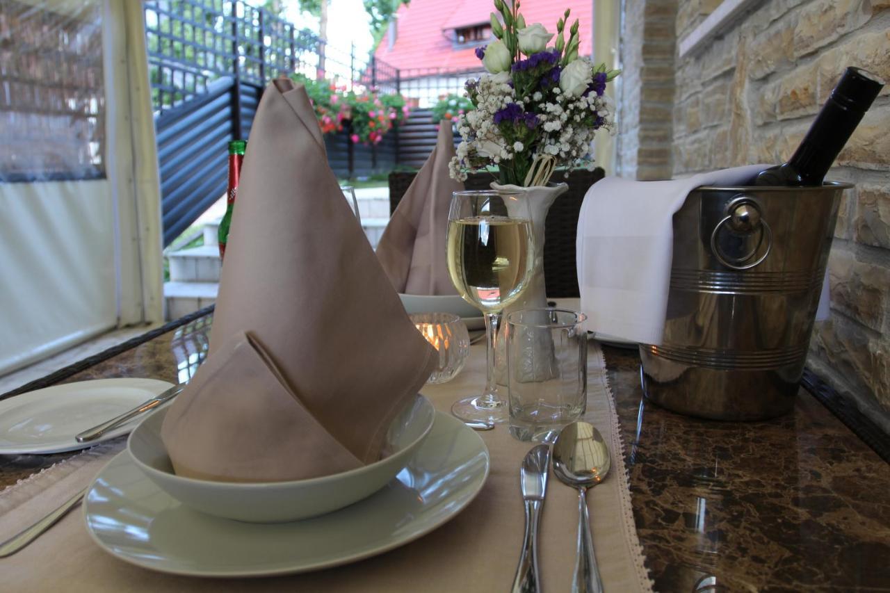Millenium House 1 Bed & Breakfast Jezerce Luaran gambar