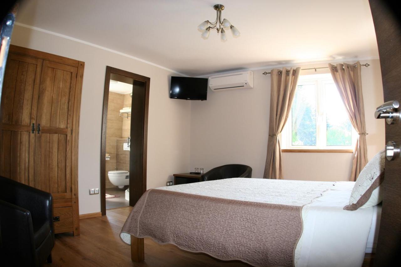Millenium House 1 Bed & Breakfast Jezerce Luaran gambar